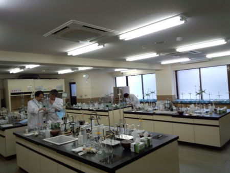 日本分析化学専門学校