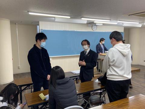 みなと先生と学生.jpg